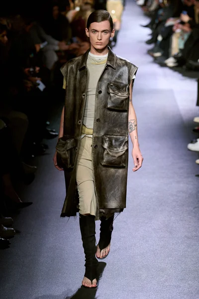 Look 38